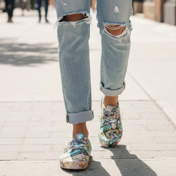 Vans Shoes - NWOT VANS COMICS PEARLS Sneakers Sz 8